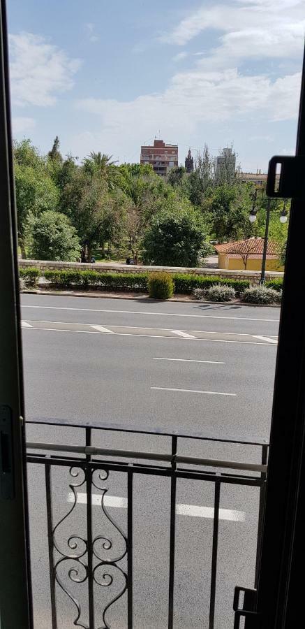 Domus Valencia Apartamentos Centro Frente A Torres De Serrano ภายนอก รูปภาพ